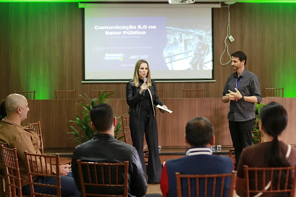 Um dos destaques da programação foi a palestra "Comunicação 5.0 no Setor Público: IA, Dados e Conexão com o Cidadão".