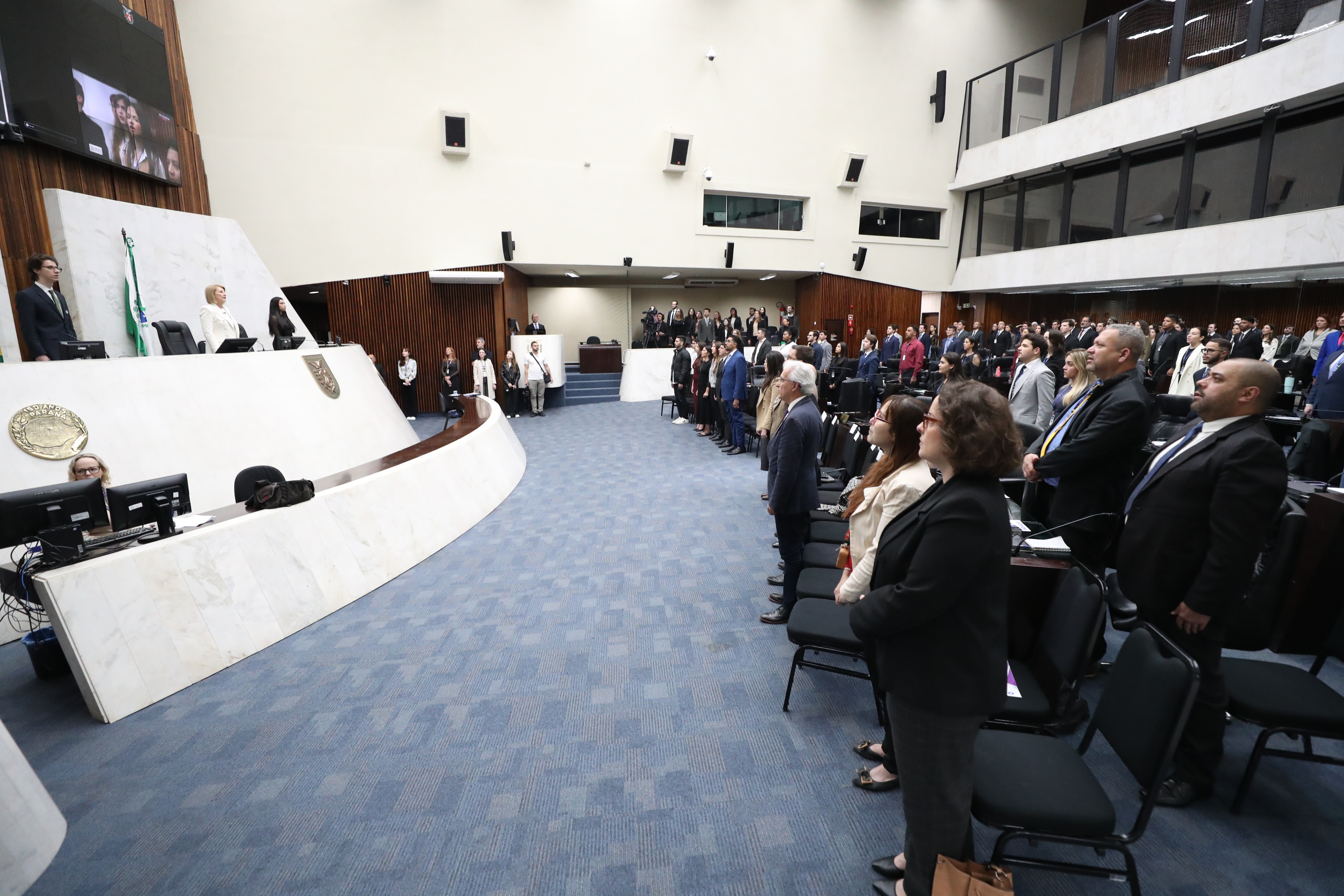 Cerimônia de posse dos deputados universitários ocorreu na tarde desta quinta-feira (17), no Plenário da Casa.